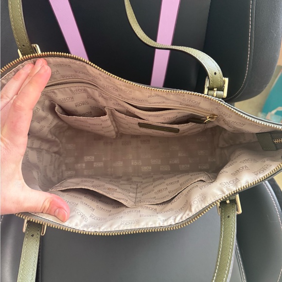 Michael Kors Olive Green Tote Ciara Bag - Picture 2 of 5
